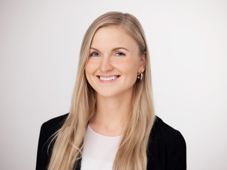 Jennika Lietzén - Junior Portfolio Analyst Jennika Lietzén
